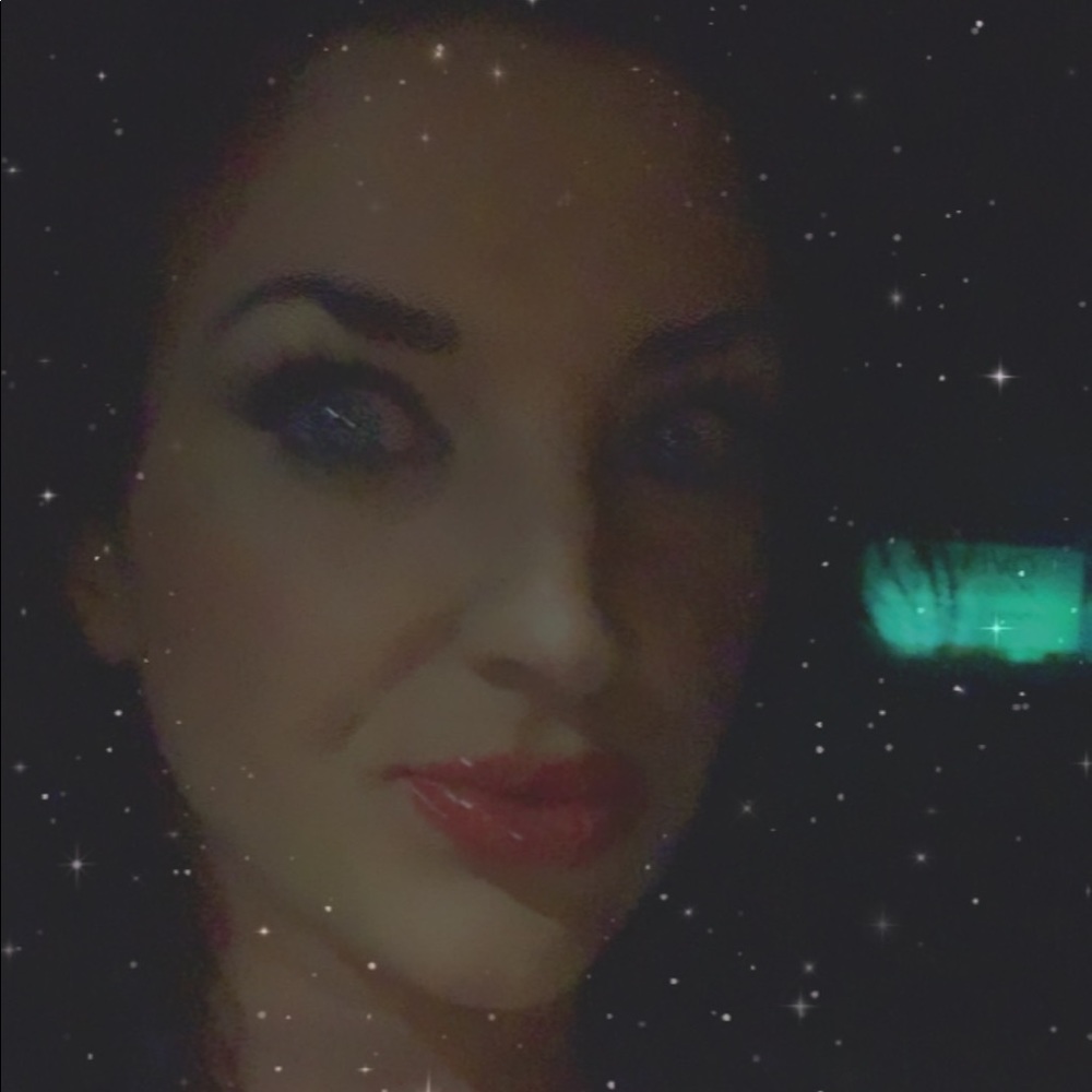 Meet your Posher, Crista
